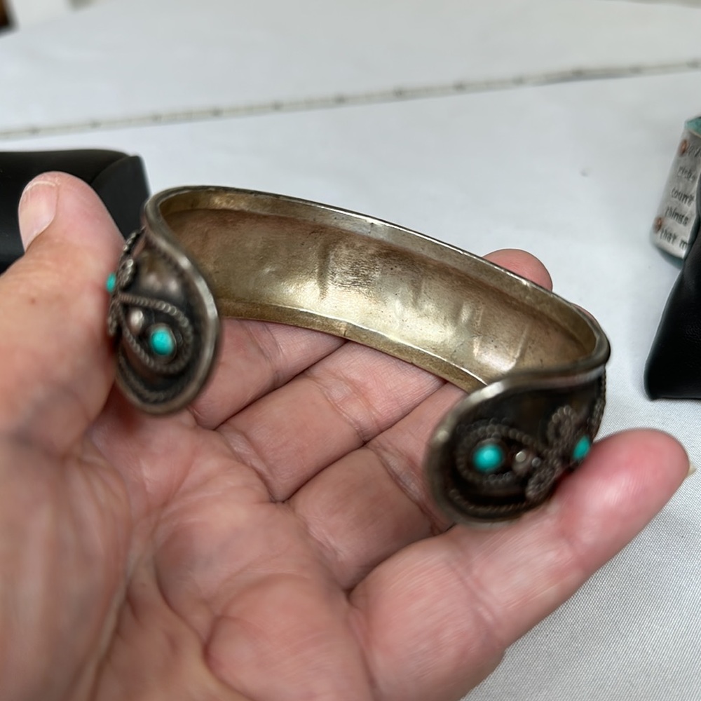 Vintage Silvertone Om Mani Padme Hum cuff bracelet - Picture 7 of 11